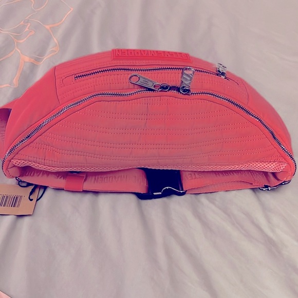 Steve Madden-Candy Pink-Extra Large Sling/Belt Bag-NWT - Picture 5 of 7